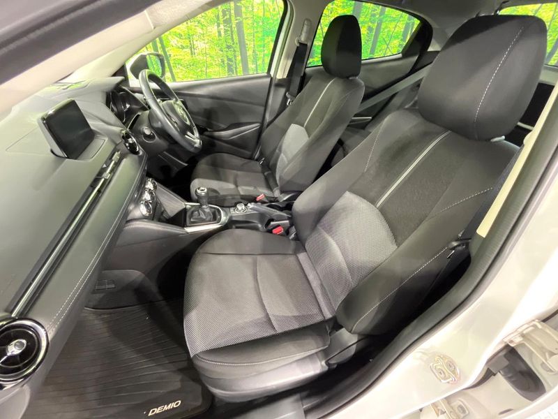 2017 Mazda Demio LDA-DJ5FS (UW-6aacaae070237)[26]