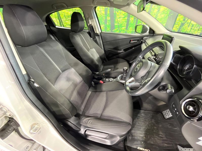 2017 Mazda Demio LDA-DJ5FS (UW-6aacaae070237)[28]