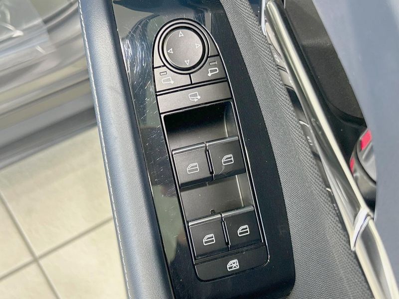 2019 Mazda CX-30 3DA-DM8P (UW-6aacaae77a113)[28]