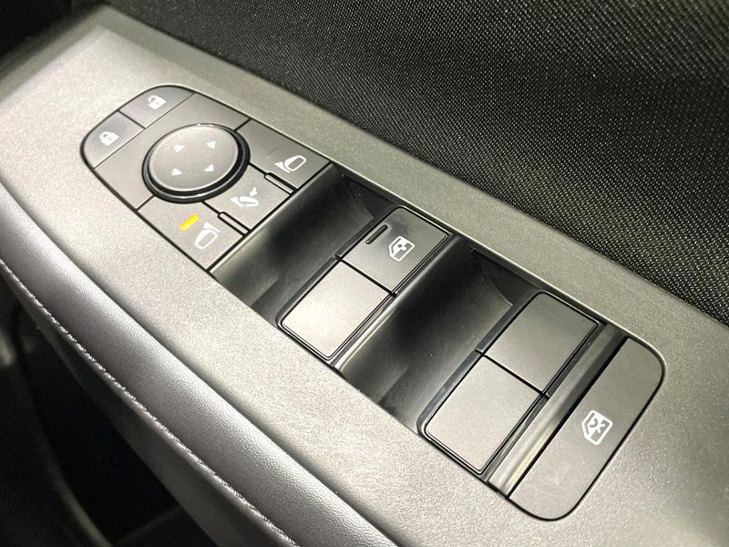 2022 Nissan Note 6AA-E13 (UW-6aacaaf65fa21)[29]