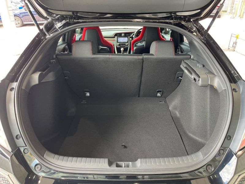 2018 Honda Civic DBA-FK8 (UW-6aacab03d3b1b)[23]