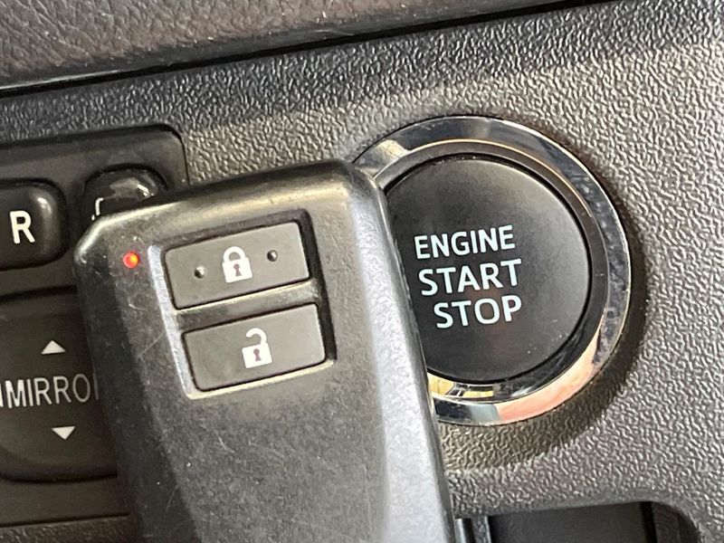 2021 Toyota Hiace Van QDF-GDH201V (UW-6aacab141ddda)[22]