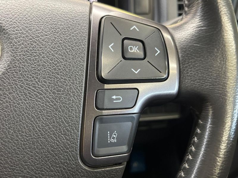 2021 Toyota Hiace Van QDF-GDH201V (UW-6aacab141ddda)[28]