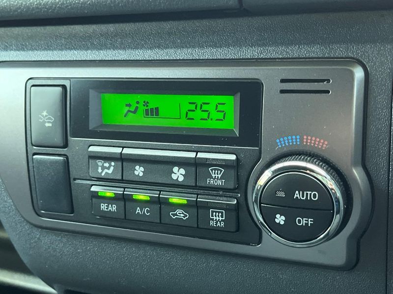 2021 Toyota Hiace Van QDF-GDH201V (UW-6aacab141ddda)[25]
