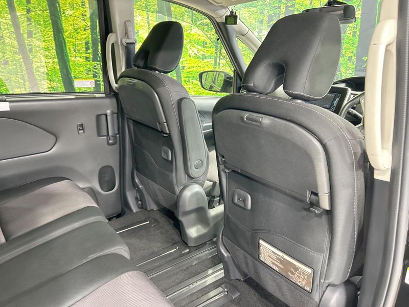 2017 Nissan Serena DAA-GFC27 (UW-6aacab1e4d824)[25]