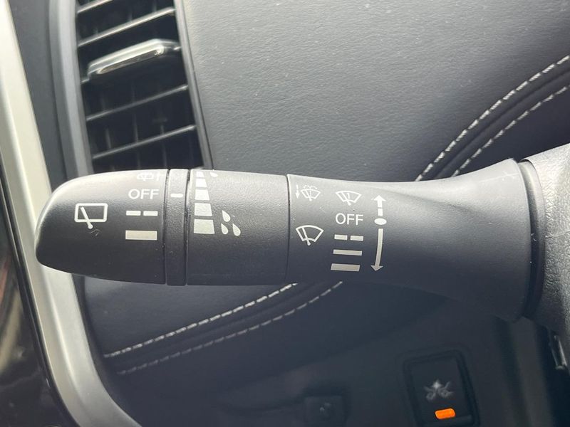 2016 Nissan Serena DAA-GFC27 (UW-6aacab1f308f1)[15]