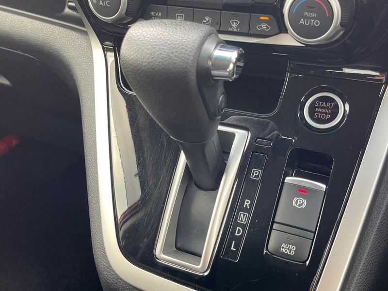 2016 Nissan Serena DAA-GFC27 (UW-6aacab1f308f1)[9]
