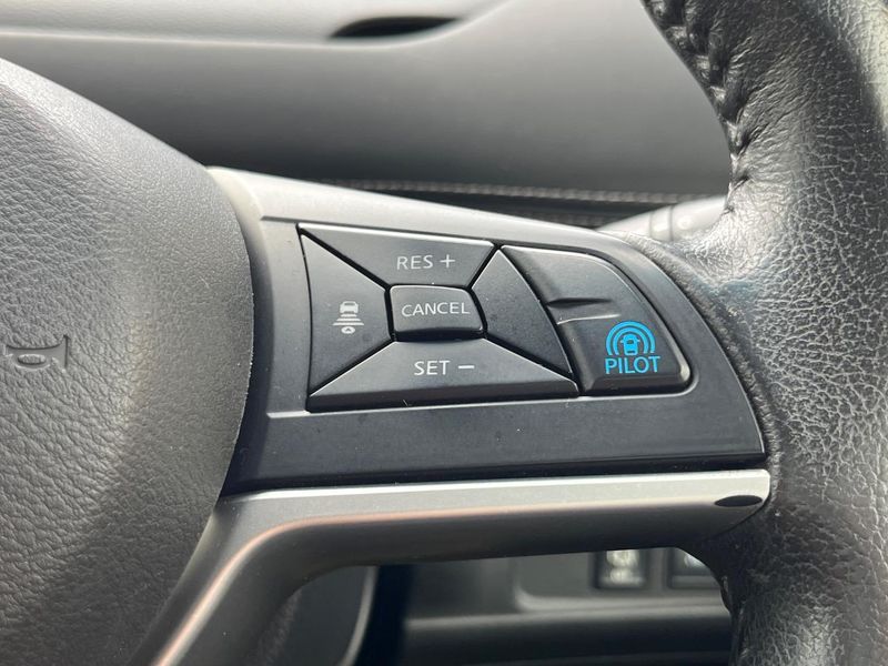 2016 Nissan Serena DAA-GFC27 (UW-6aacab1f308f1)[14]