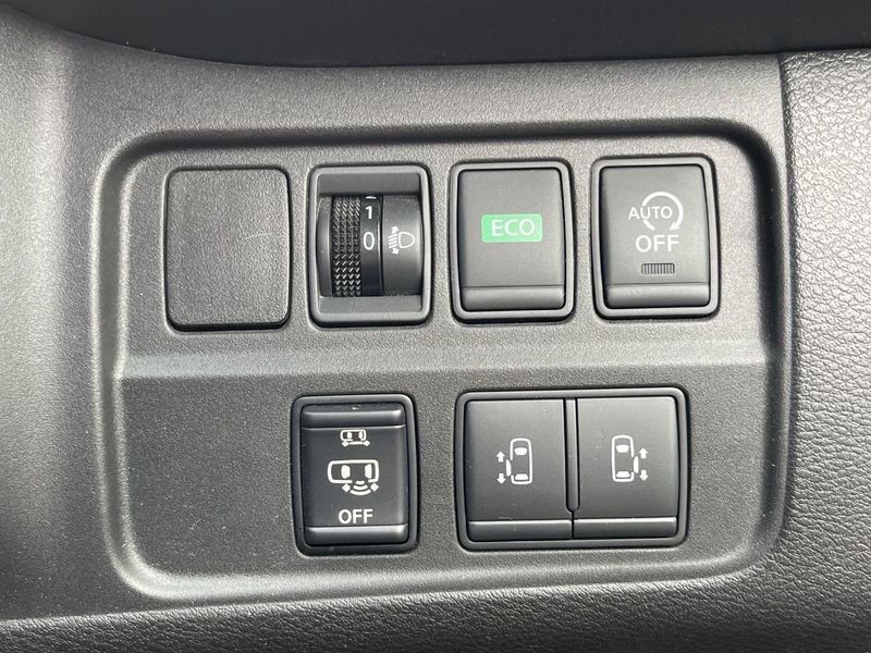2016 Nissan Serena DAA-GFC27 (UW-6aacab1f308f1)[5]