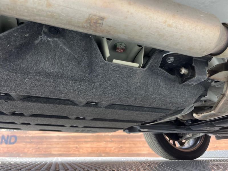2022 Mitsubishi OUTLANDER PHEV 5LA-GN0W (UW-6aacab3717b69)[21]