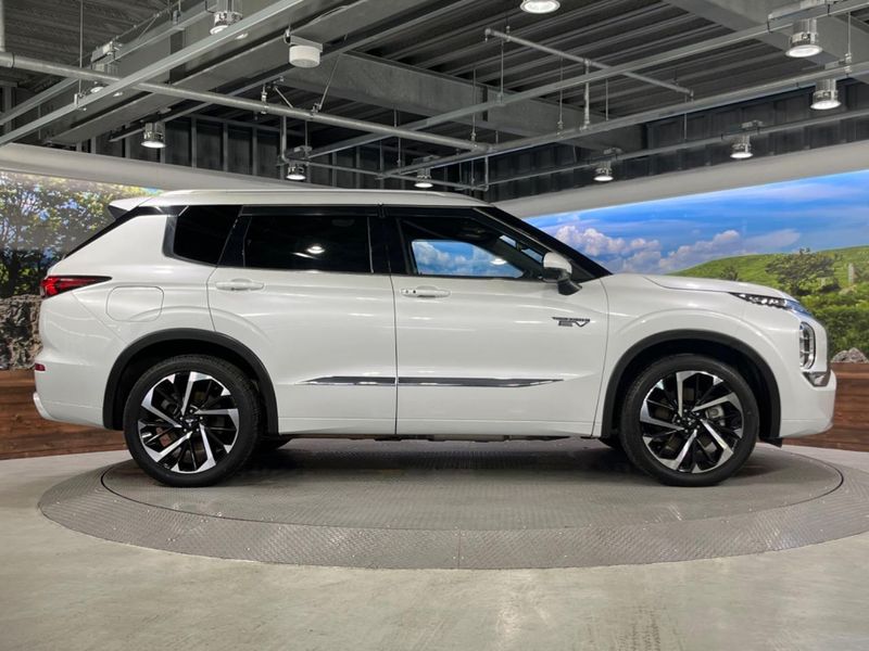 2022 Mitsubishi OUTLANDER PHEV 5LA-GN0W (UW-6aacab3717b69)[8]