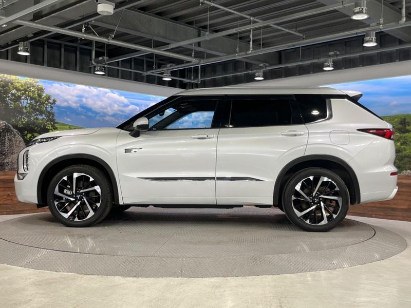 2022 Mitsubishi OUTLANDER PHEV 5LA-GN0W (UW-6aacab3717b69)[12]