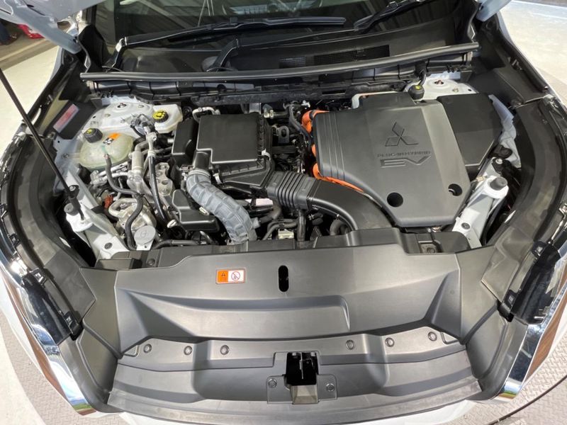 2022 Mitsubishi OUTLANDER PHEV 5LA-GN0W (UW-6aacab3717b69)[4]