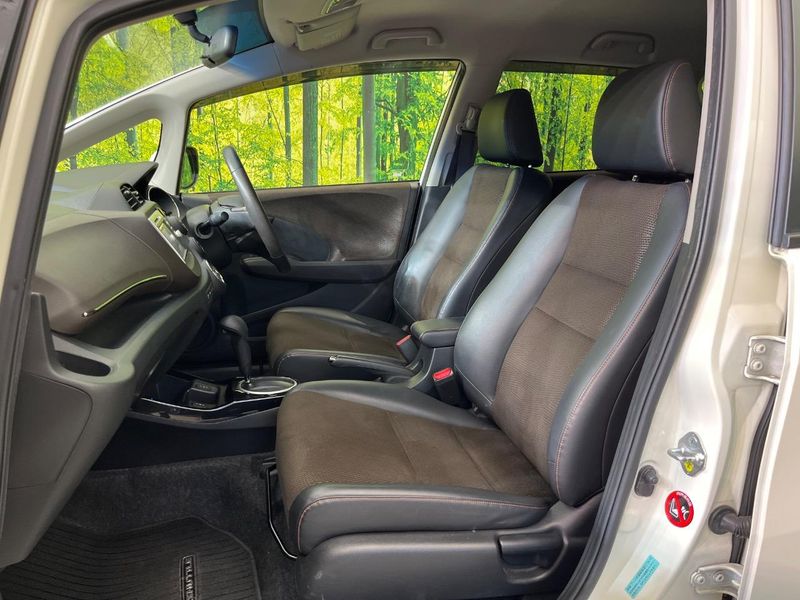 2013 Honda Fit Shuttle Hybrid DAA-GP2 (UW-6aacab398f52c)[27]