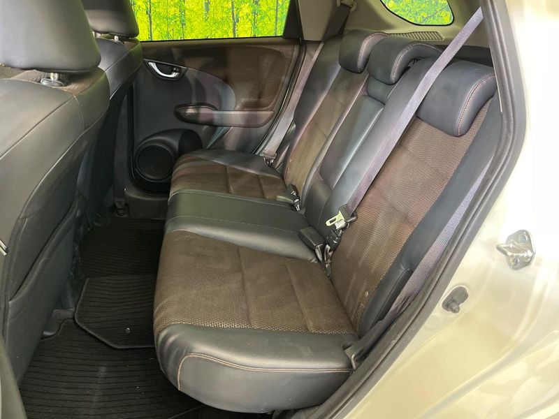 2013 Honda Fit Shuttle Hybrid DAA-GP2 (UW-6aacab398f52c)[28]