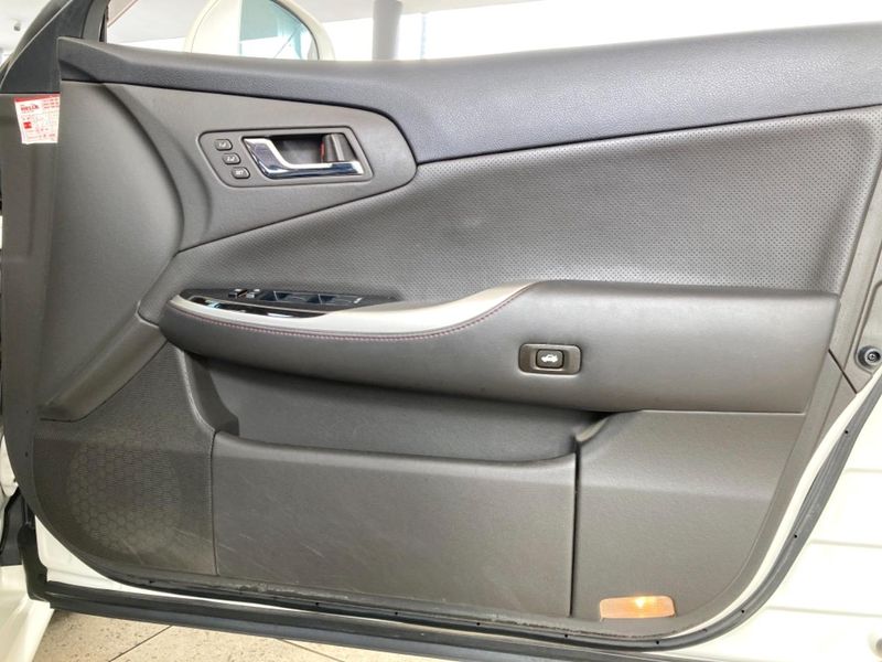 2012 Toyota Crown DBA-GRS200 (UW-6aacab46a5b87)[27]