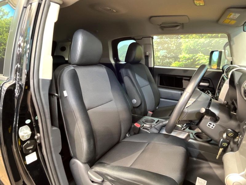 2014 Toyota FJ CRUISER CBA-GSJ15W (UW-6aacab49a5f06)[28]