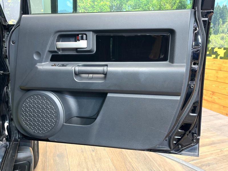 2014 Toyota FJ CRUISER CBA-GSJ15W (UW-6aacab49a5f06)[17]