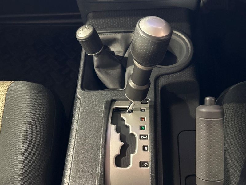 2018 Toyota FJ CRUISER CBA-GSJ15W (UW-6aacab4a376e3)[26]