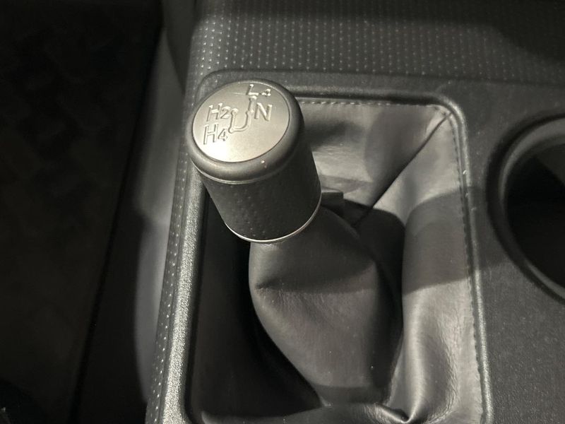 2018 Toyota FJ CRUISER CBA-GSJ15W (UW-6aacab4a376e3)[25]