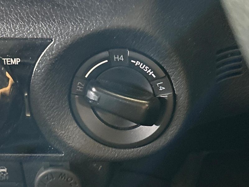 2023 Toyota Hilux 3DF-GUN125 (UW-6aacab583999d)[18]