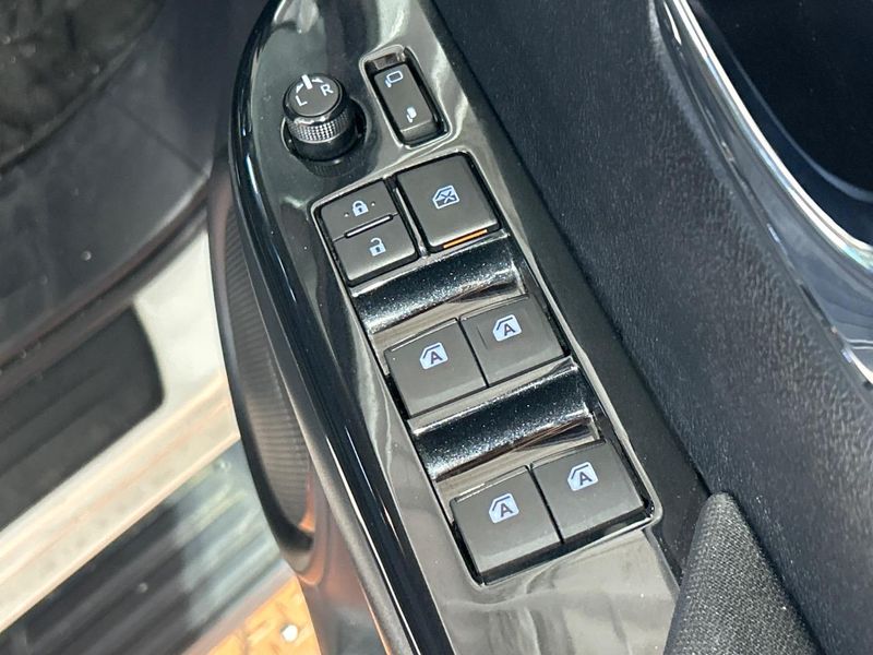 2023 Toyota Hilux 3DF-GUN125 (UW-6aacab583999d)[4]