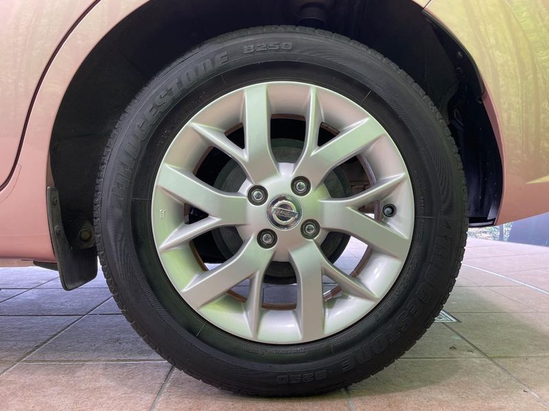 2017 Nissan Note DAA-HE12 (UW-6aacab6a36a2c)[15]