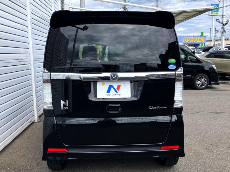 2014 Honda N-BOX CUSTOM DBA-JF1 (UW-6aacabad9e6b9)[24]