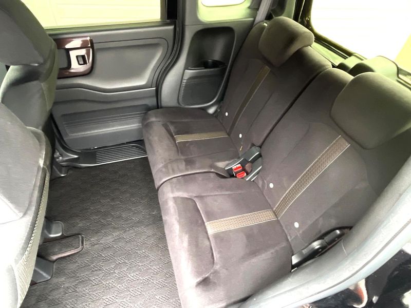 2018 Honda N-BOX CUSTOM DBA-JF3 (UW-6aacabb8865f5)[22]