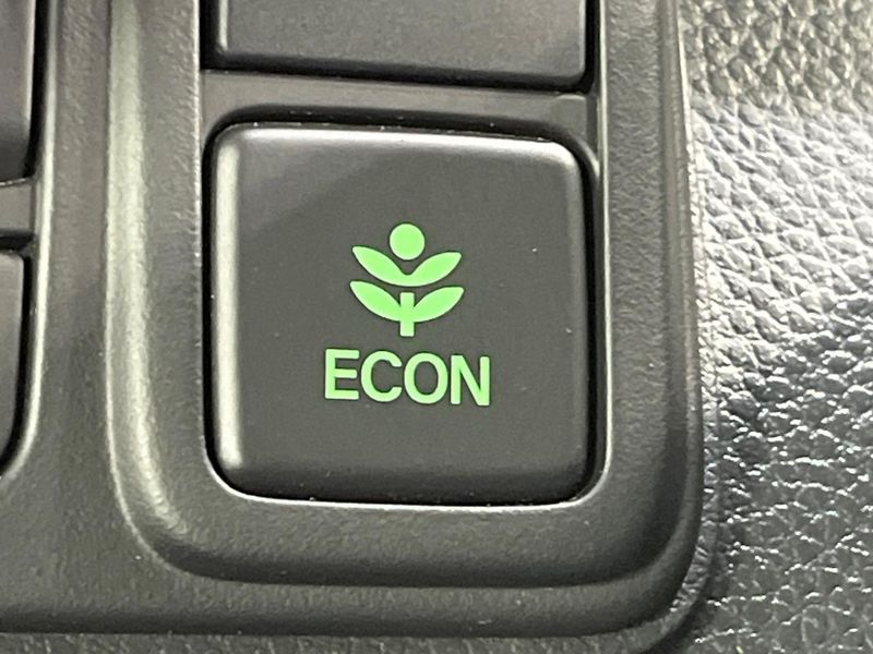 2022 Honda N-BOX CUSTOM 6BA-JF3 (UW-6aacabc8456ff)[29]