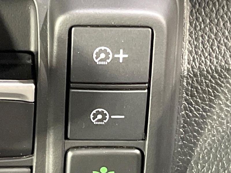 2022 Honda N-BOX CUSTOM 6BA-JF3 (UW-6aacabc8456ff)[28]