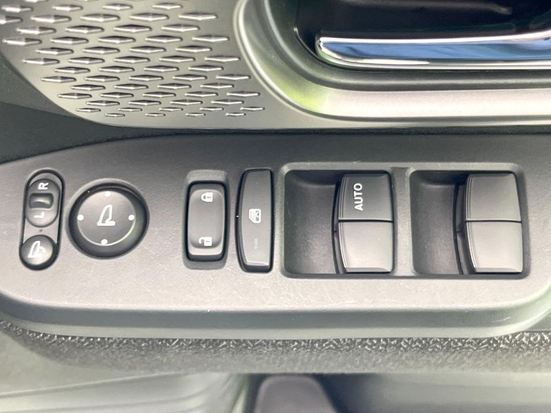 2023 Honda N-BOX CUSTOM 6BA-JF5 (UW-6aacabdb87832)[12]