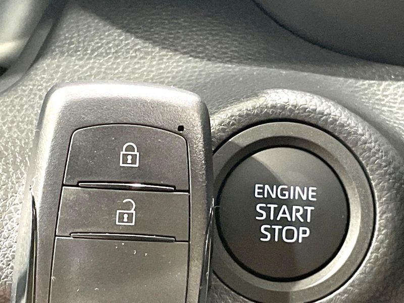 2026 Toyota Yaris 5BA-KSP210 (UW-6aacac21f3fd6)[22]