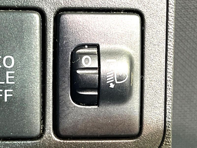 2014 Daihatsu Move DBA-LA100S (UW-6aacac2991141)[10]