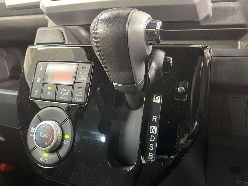 2018 Daihatsu Wake DBA-LA700S (UW-6aacac5fc6364)[22]
