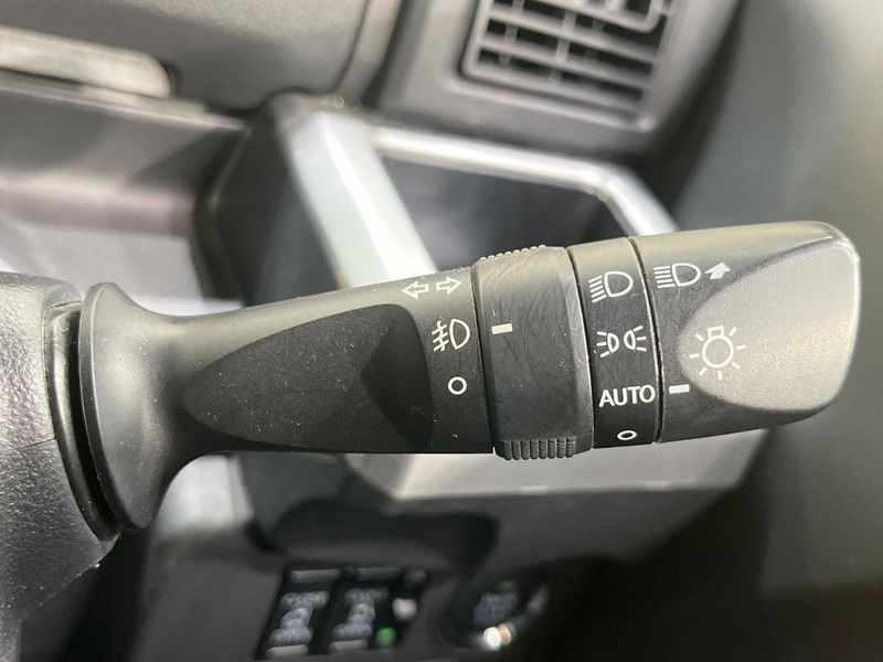 2018 Daihatsu Wake DBA-LA700S (UW-6aacac5fc6364)[19]