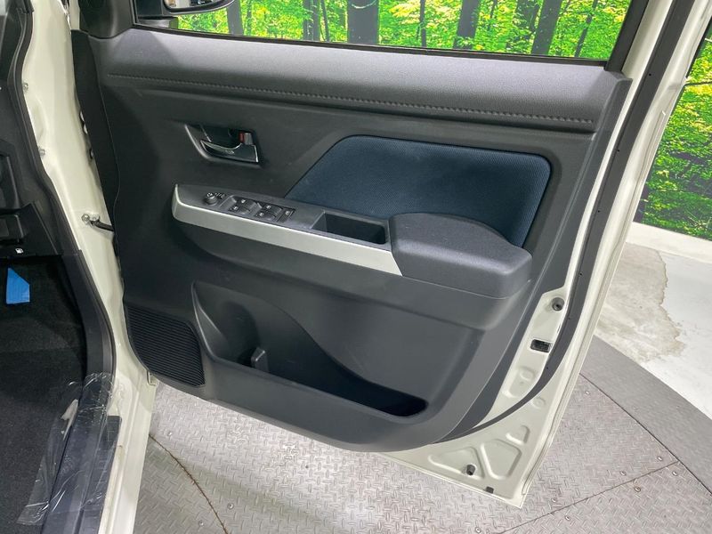 2020 Daihatsu Toll 4BA-M900S (UW-6aacac9263bde)[28]