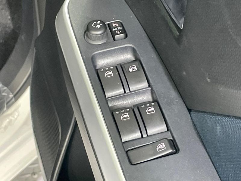 2020 Daihatsu Toll 4BA-M900S (UW-6aacac9263bde)[27]
