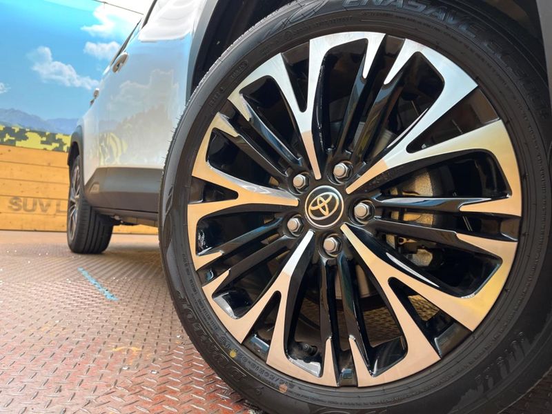2025 Toyota Yaris Cross 5BA-MXPB10 (UW-6aacad1755f69)[20]