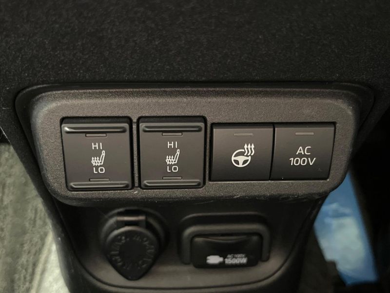 2023 Toyota Sienta 6AA-MXPL10G (UW-6aacad3335c95)[23]
