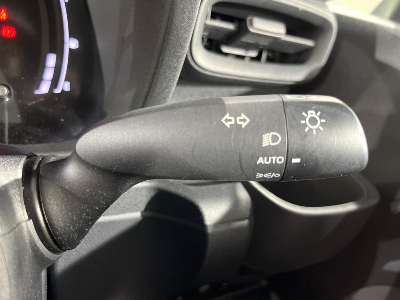 2023 Toyota Sienta 6AA-MXPL10G (UW-6aacad3335c95)[15]