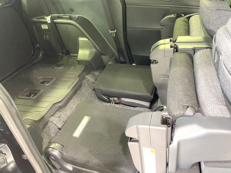 2025 Toyota Sienta 6AA-MXPL10G (UW-6aacad3a2bf11)[27]