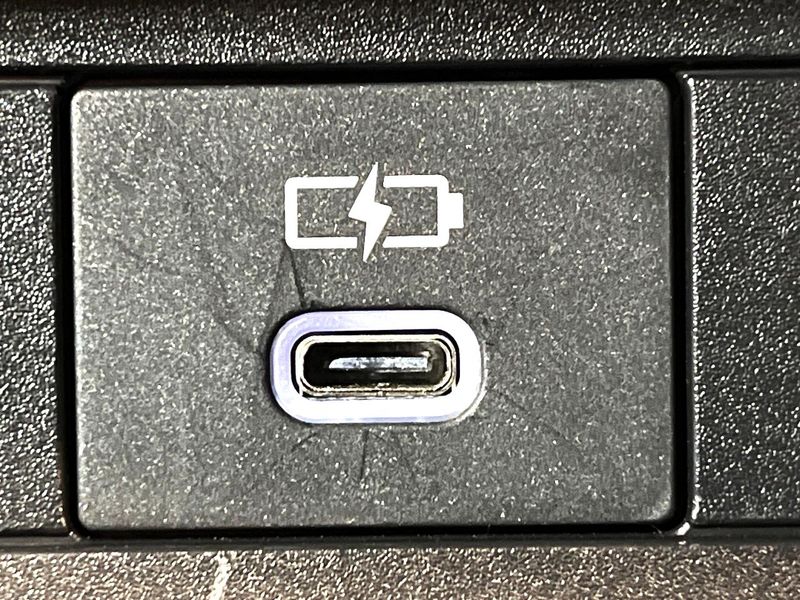 2025 Toyota Prius 6AA-MXWH60 (UW-6aacad530c585)[21]