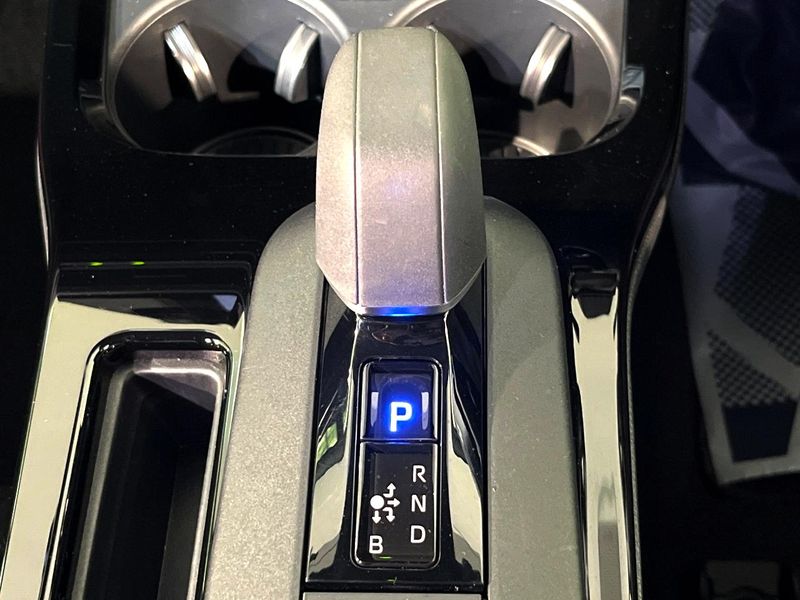 2025 Toyota Prius 6AA-MXWH60 (UW-6aacad530c585)[25]