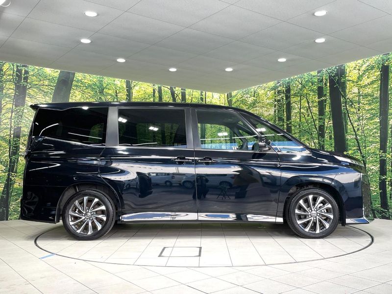 2023 Toyota Voxy 6BA-MZRA90W (UW-6aacad5ed17d2)[23]
