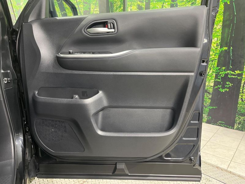 2024 Toyota Voxy 6BA-MZRA90W (UW-6aacad619ebab)[15]