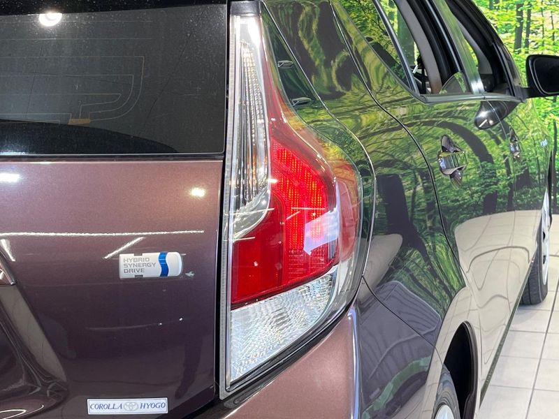 2015 Toyota Aqua DAA-NHP10 (UW-6aacad6bc2d4f)[29]