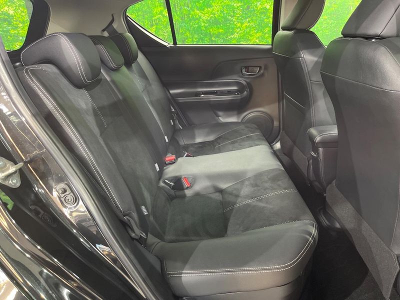 2016 Toyota Aqua DAA-NHP10 (UW-6aacad6d8863f)[26]