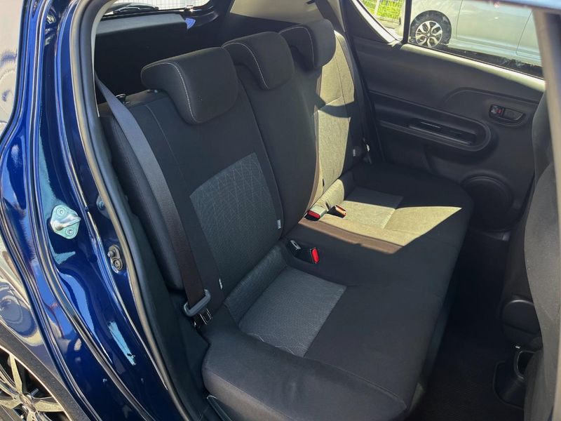 2021 Toyota Aqua 6AA-NHP10 (UW-6aacad6f8bc1b)[18]