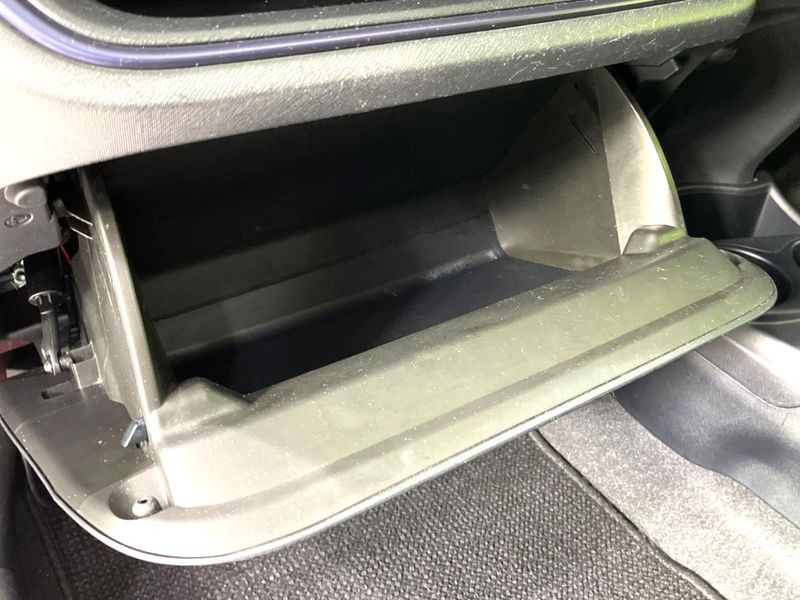 2016 Toyota Aqua DAA-NHP10 (UW-6aacad747d6b2)[23]